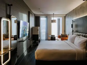 The Motley Hotel Richmond, Tapestry Collection by Hilton