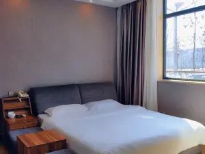 Huanren Lijiang Hotel