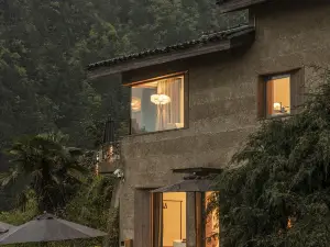 Maison S.