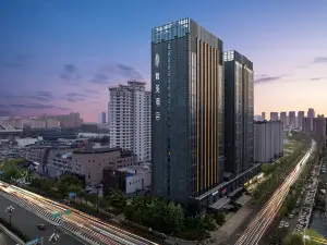 MEHOOD LESTIE Hotel (Luoyang Longmen High-Speed Railway Station Sports Center)