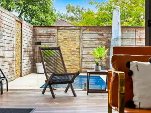 Convenient 4BR with Private Pool close to Airport