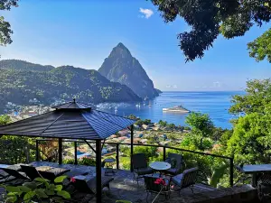 กรีน ฟิก รีสอร์ท แอนด์ สปา