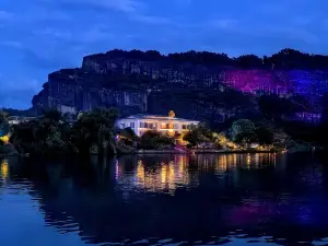Yuran Riverside Designer Art Hotel