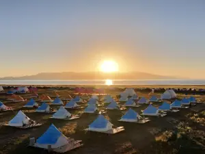 Saihu Dreamland Stargazing Sunrise Camping Base (Sayram Lake Swan Leshui Scenic Spot)