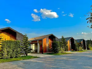 Triple M Resort