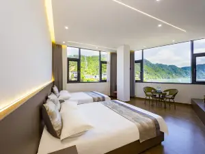 She County Shendu Town Gallery Home Homestay (Xin'anjiang Landscape Gallery Scenic Area)