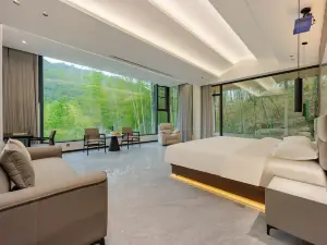 Huoshan Mansu Zhuning Creek Language Homestay