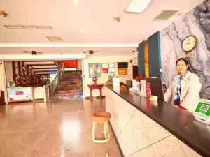 Changyuan Zhongzhou Business Hotel