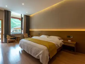 Weixi Gadan Fanyin Homestay (Tacheng Cultural Square Store)