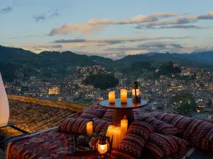 Cloud Retreat ·Summit Gallery Panoramic Homestay (Xijiang Miao Village Viewing Platform)