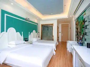 Horqin Left Wing Middle Banner23℃Blue Bay Hotel