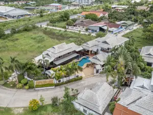 Royal Boat Pool Villa - Pattaya