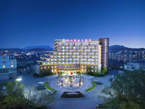 Huanren Longxing International Hotel