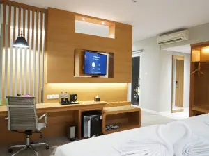 Front One Hotel Papua Lestari