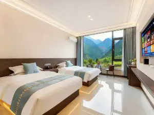 Huashan Guanyueju Hotel