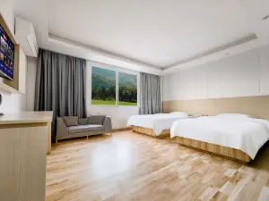 Anyi Fenghe Hotel