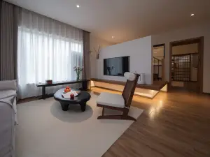 Shangri-La Yunjian Songyue B&B