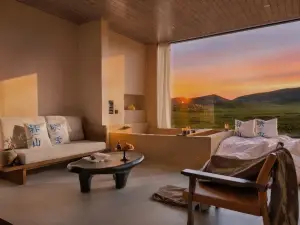 Sunset Mountain Reflects Snow · Private Hot Spring Villa (Ruoergai Western Ranch Store)