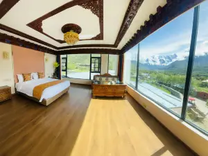 Xiancuo Tibetan Boutique Hotel