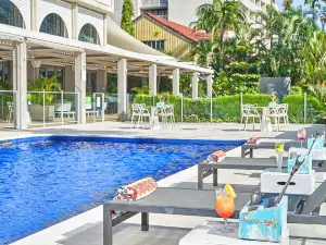 Cairns Harbourside Hotel