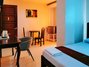 RedDoorz Segra Square Pension House