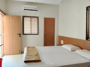 HOTEL BHAIJI EXECUTIVE