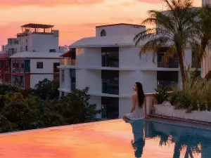 Liberty Hotel at Kunming Railway Station North Square & Huancheng South Rd Metro Station