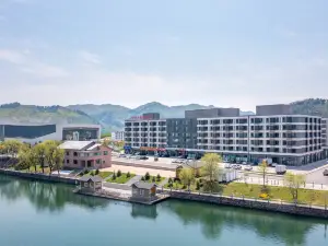 럭스 크리스탈 오렌지 호텔 (지안 고구려 유적 공원)