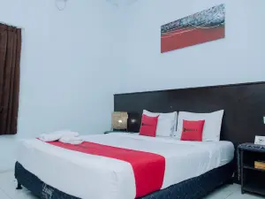RedDoorz @ Hening Homestay
