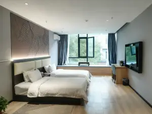 IU Hotel (Liulin 18 Meters Street)