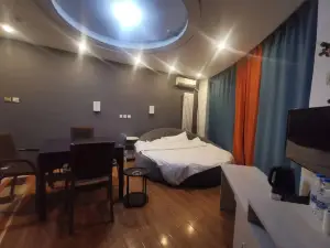Elu Atour Hotel