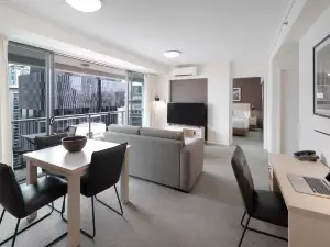 Oaks Brisbane on Felix Suites