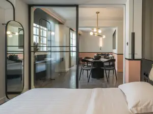 72 AD Suites