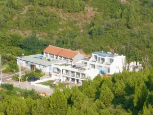 Mu Yin Su Collection | Private Pool · Designer Luxury Vacation Stay