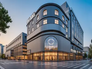 Platinum Crystal Hotel