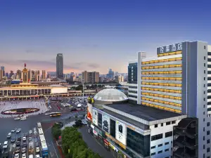 오렌지 프루트 호텔 (창사 우이광장 지하철역 입구)