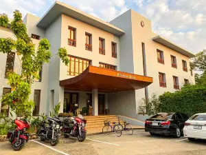 Riverhouse Resort