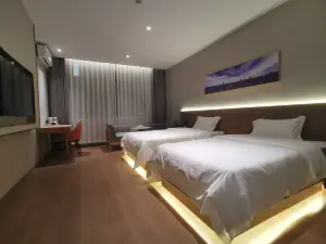 Pullman Hotel (Olunchun Banner Poplar Station)