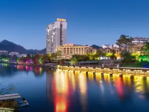 茘波浜江ホテル(茘波古鎮鄧恩銘故居)