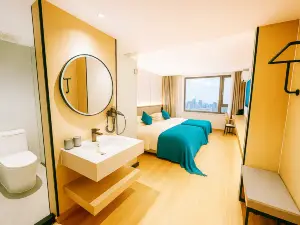 โรงแรมสโนว์คริสตัล