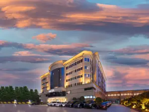 Hantang Hotel (Zhengzhou Railway Station West Plaza 27)