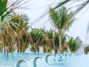 Sun SeaView Cam Ranh Resort