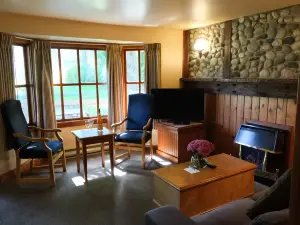 Painter's Lodge
