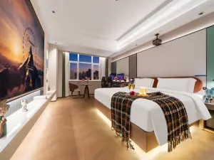 Ye Yuchen E-sports Movie Hotel (DingZhou Railway Station)