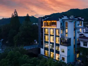 Xitian Stream · Linxi Family Vacation Boutique Stay (Anji Tianmu Mountain Rafting)