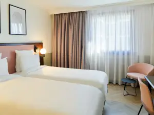 B&B Hotel Saint-Quentin-en-Yvelines Centre Gare 4 étoiles