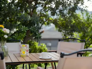 Xilaiden guanshan Modern Courtyard Light Luxury Accommodation (Wangxian Valley Scenic Area Store)
