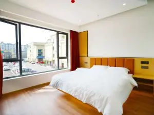 Yinju Fanhua Hotel (Zigui Navel Orange Town)