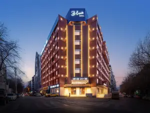 RomanticSeason BlueDiamond Hotel (Shenyang YouthStreet Subway Station Shenyang North Station Branch)