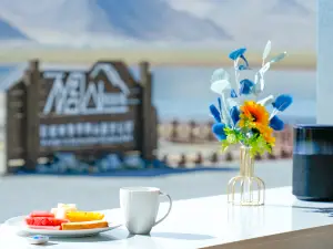 Buzhoushan Karakul Lake View Resort